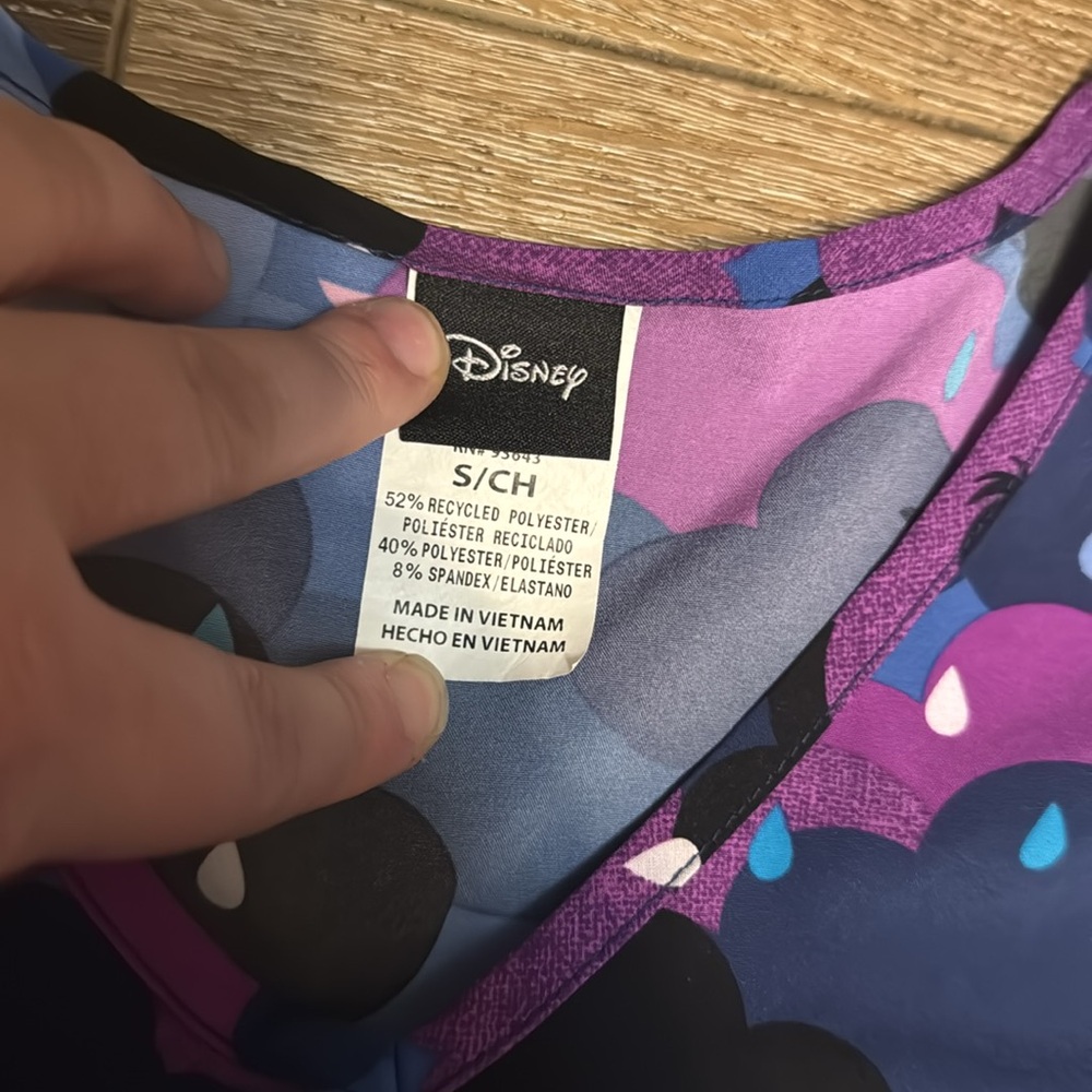 Disney scrub top Eeyore small - Picture 2 of 2